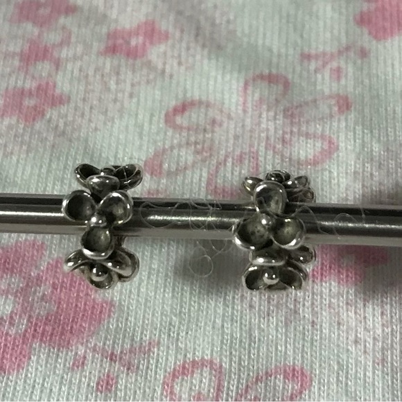 Pandora flower spacers - Picture 2 of 3